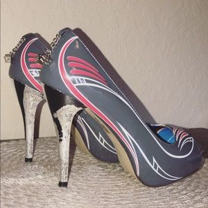 Unique dice charcoal heels
